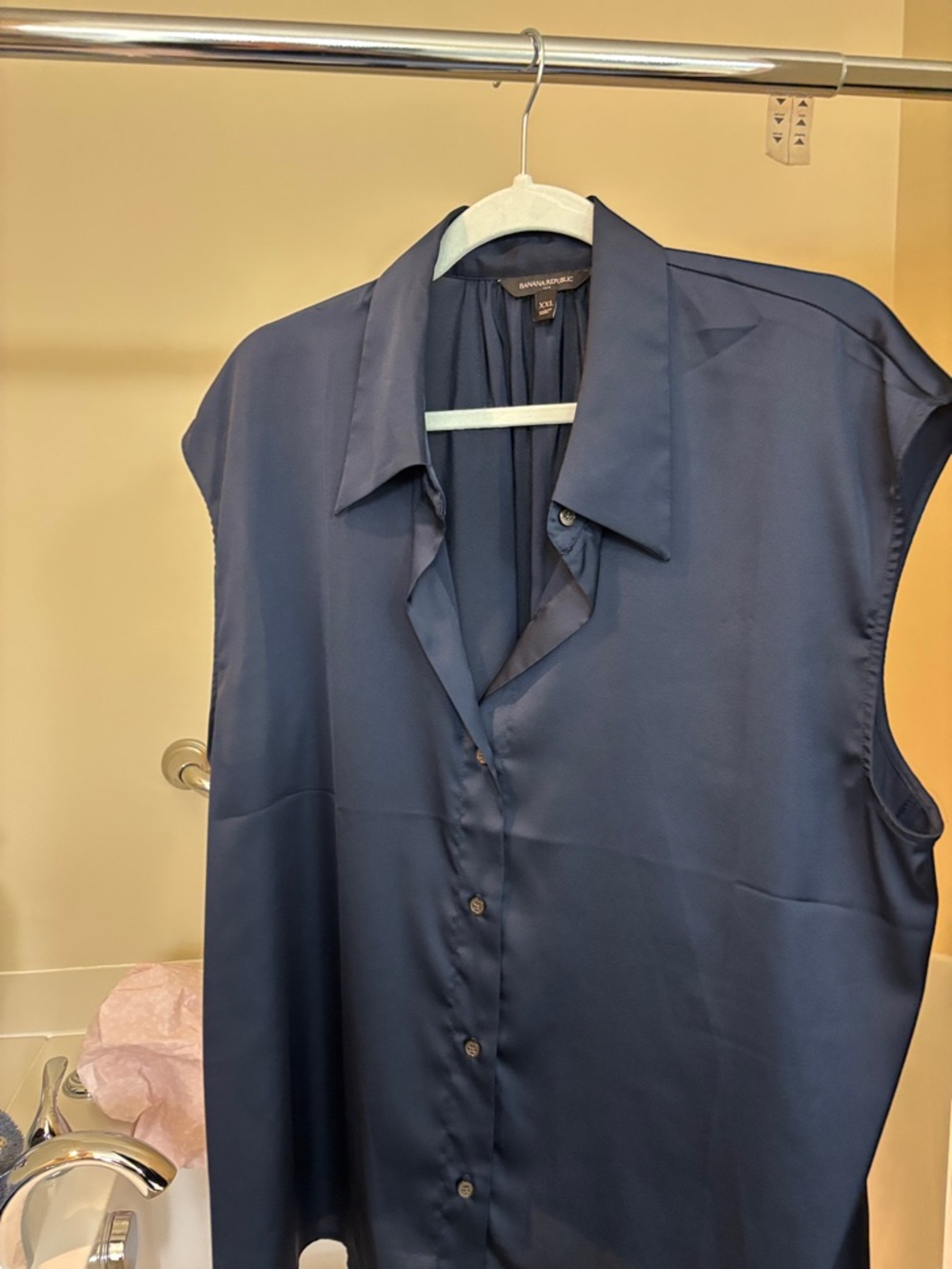 Banana Republic Navy Sleeveless Silk-Like Button Front Top